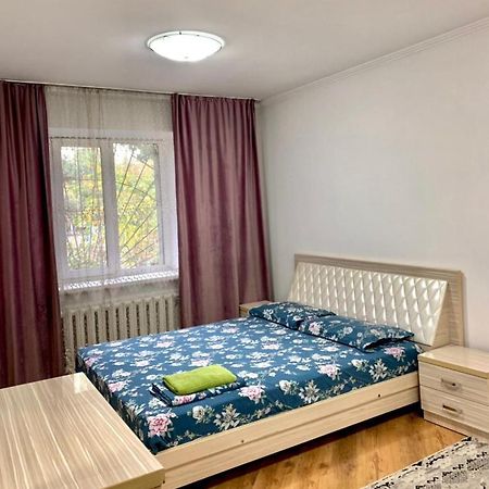 Apartment On Toktogula ビシュケク エクステリア 写真